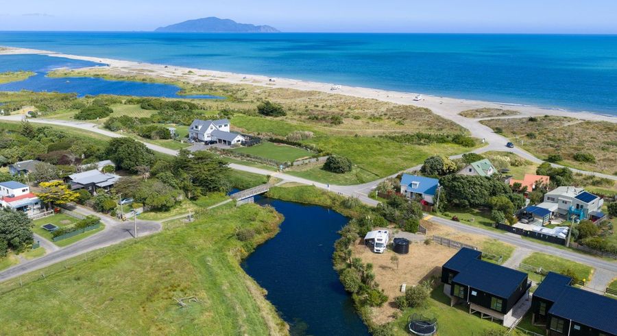  at 44 Kapiti Lane, Otaki Beach, Kapiti Coast, Wellington