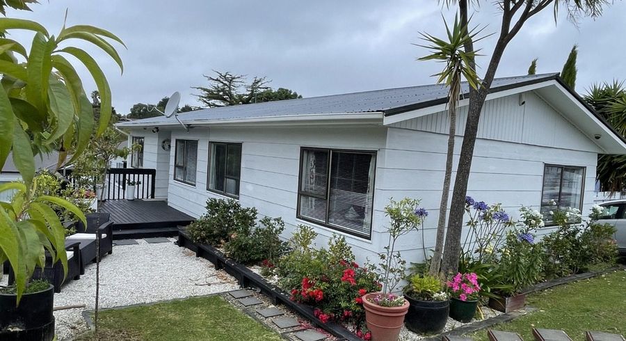  at 6 Hiwihau Place, Glenfield, North Shore City, Auckland