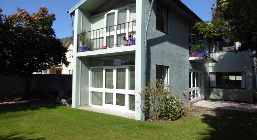  at 2/28 Glandovey Road, Fendalton, Christchurch