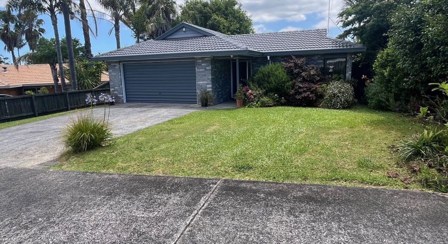  at 15 Pinewood Grove, Botany Downs, Manukau City, Auckland
