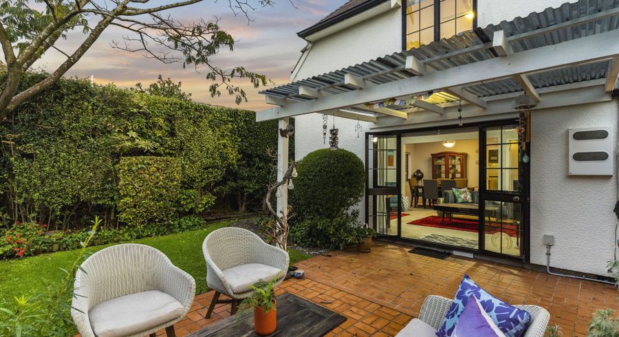  at 2/4 Whitworth Road, Mount Eden, Auckland