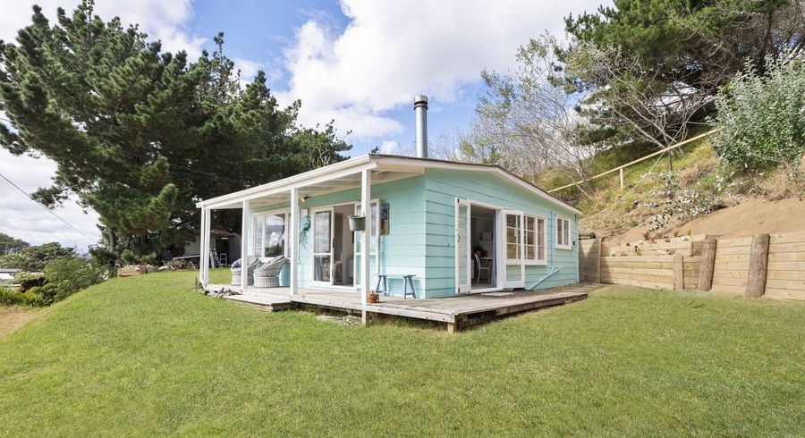  at 8 Signal Street, Foxton Beach, Horowhenua, Manawatu / Whanganui