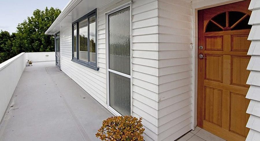  at 8 Jellicoe Road, Murrays Bay, Auckland