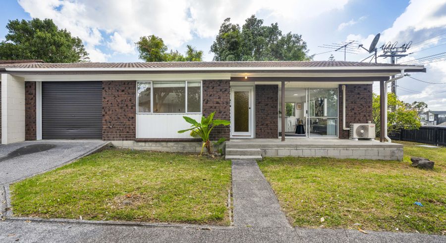  at 1/28 Roberts Road, Te Atatu South, Auckland