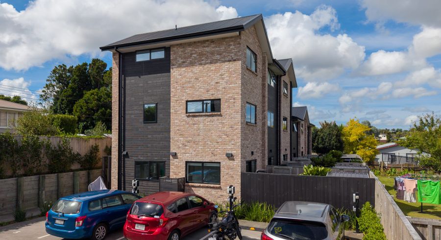  at 3/137 View Road, Sunnyvale, Waitakere City, Auckland