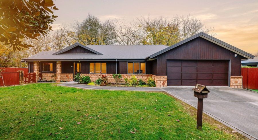  at 12 Stoneleigh Drive, Chartwell, Hamilton