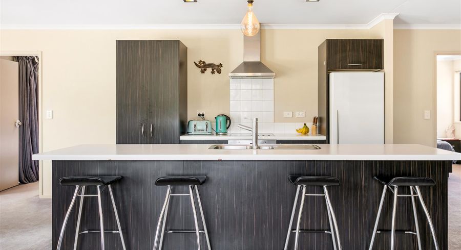  at 70 South Kensington Way, Henderson, Auckland