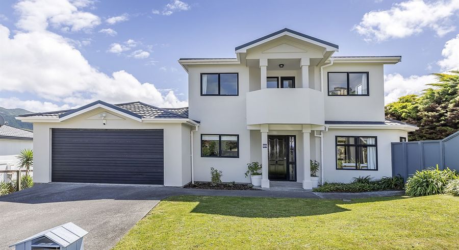  at 94 Woodman Drive, Tawa, Wellington