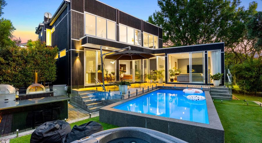  at 25 Spencer Terrace, Hauraki, North Shore City, Auckland