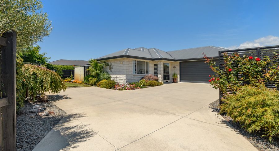  at 18 Oakwood Way, Papamoa Beach, Papamoa