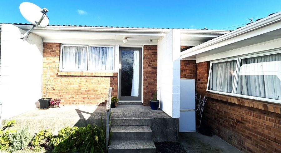  at 4/318 Te Atatu  Road, Te Atatu South, Waitakere City, Auckland