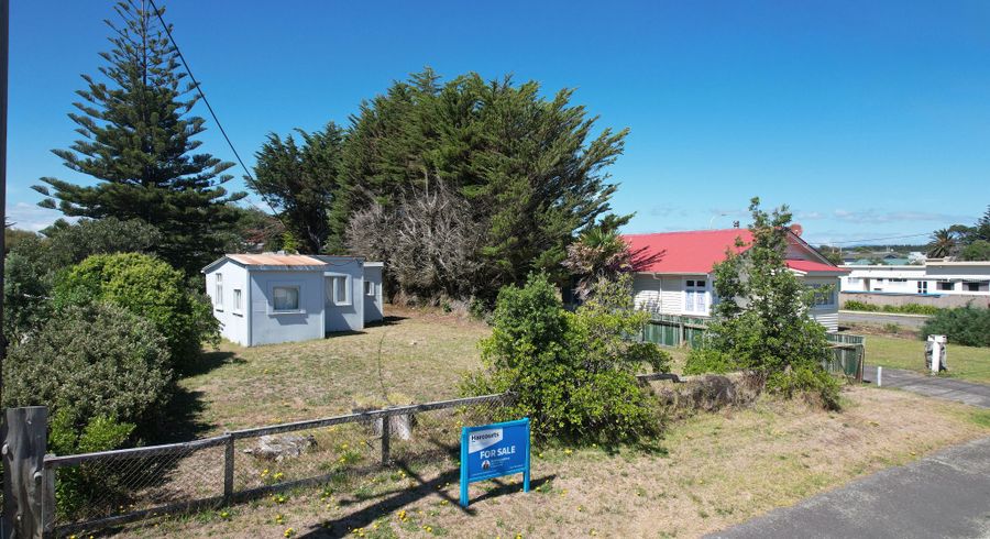  at 98 Park Avenue, Waitārere Beach, Levin