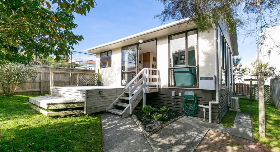  at 6A Raine Street, Karori, Wellington