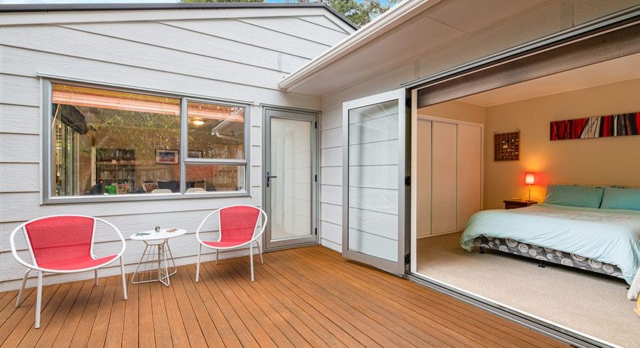  at 1/22 Wirihana Road, Titirangi, Auckland