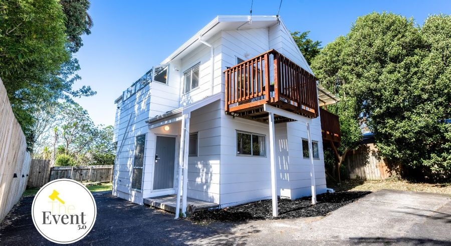  at 2/13 Fairclough Road, Beach Haven, North Shore City, Auckland