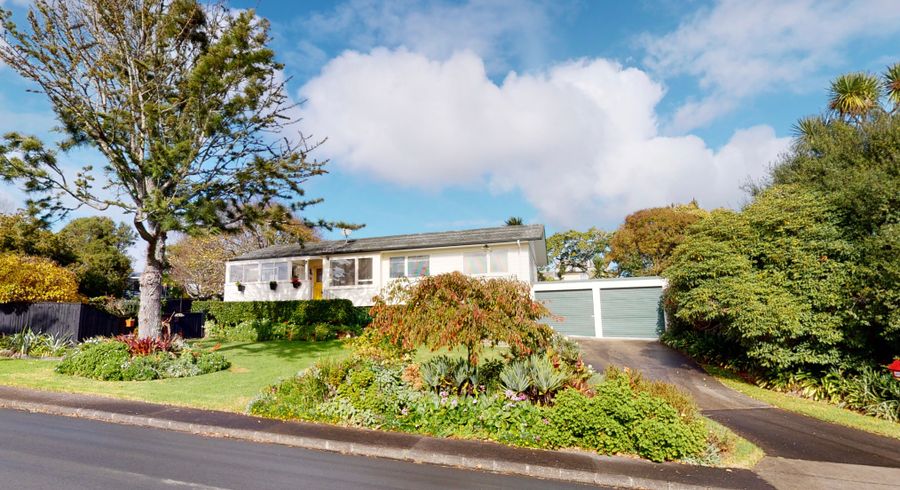  at 1 Dallow Place, Henderson, Auckland