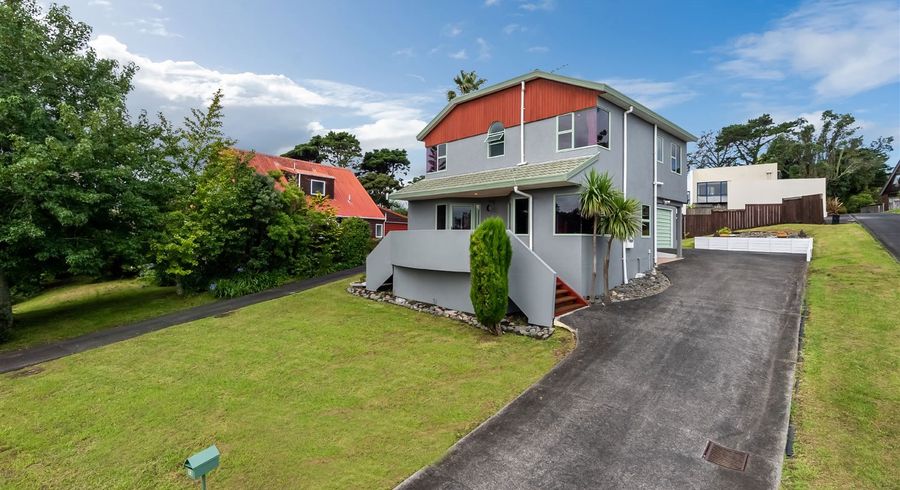  at 13 Redfern Lane, Glenfield, Auckland