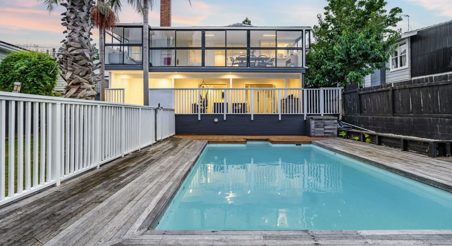  at 14 MacPherson Street, Meadowbank, Auckland