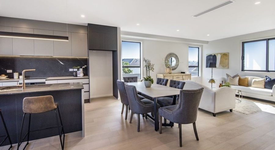  at 16D Saltburn Road, Milford, North Shore City, Auckland