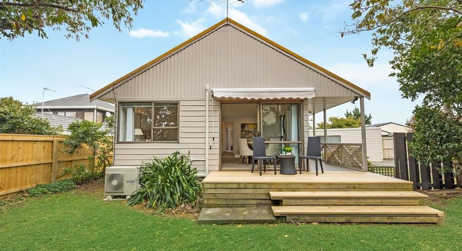  at 2/14 Priestley Drive, Bucklands Beach, Manukau City, Auckland