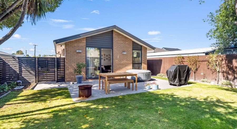  at 2/96 Palmers Road, New Brighton, Christchurch