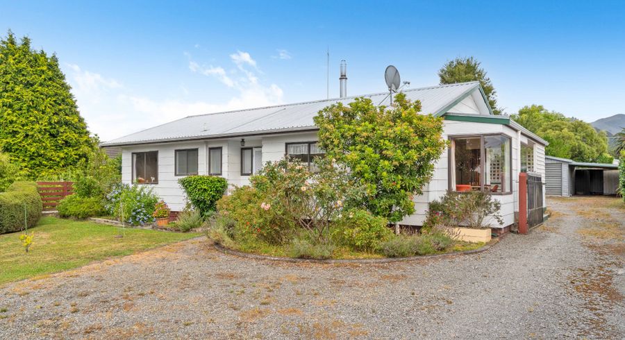  at 10 Farrier Grove, Featherston