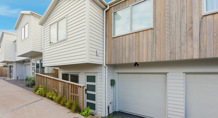  at 3/6 Law street, Torbay, North Shore City, Auckland