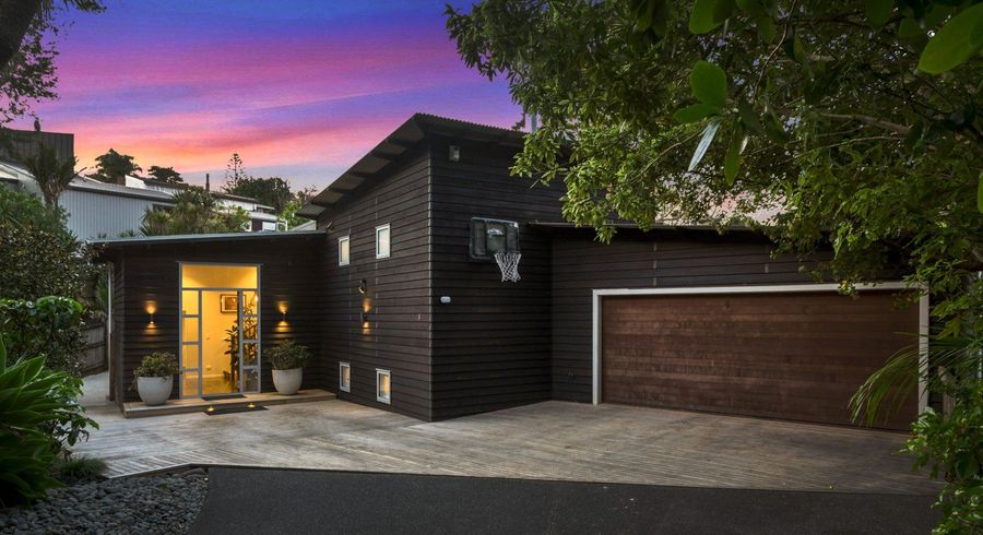  at 8 Zion Road, Birkenhead, North Shore City, Auckland