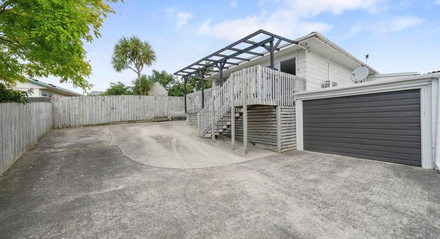  at 2/20 Shalimar Place, Clover Park, Manukau City, Auckland