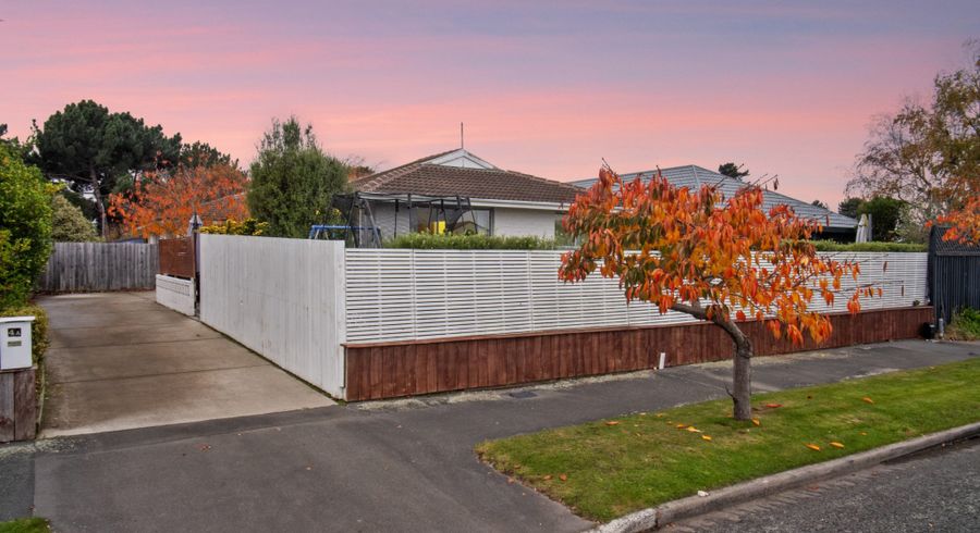  at 1/4 Valecrest Avenue, Parklands, Christchurch City, Canterbury