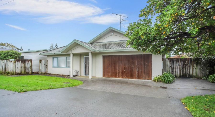  at 2/24 Wilkinson Road, Ellerslie, Auckland City, Auckland