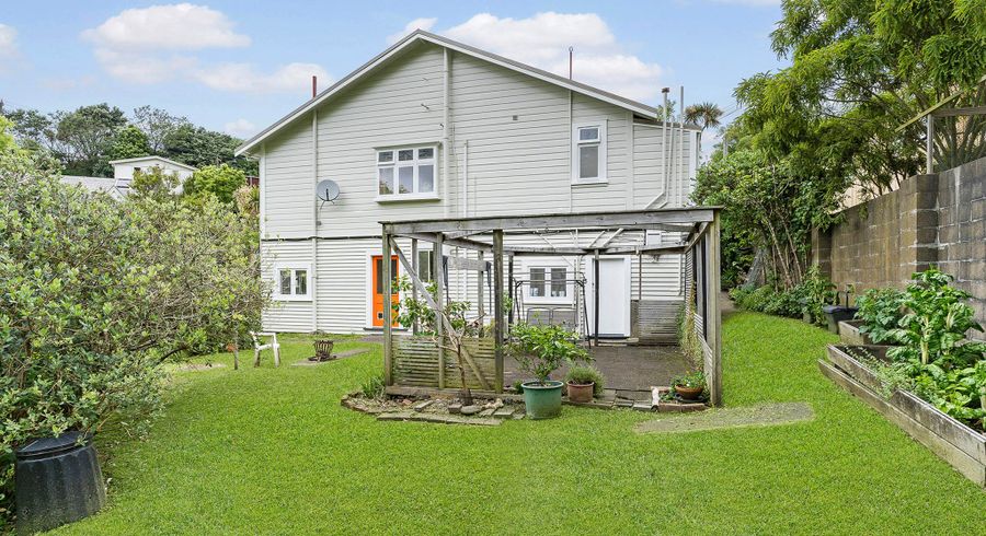  at 2/16 Balfour Street, Mornington, Wellington