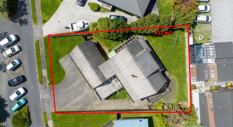  at 8 Kingussie Place, Highland Park, Auckland