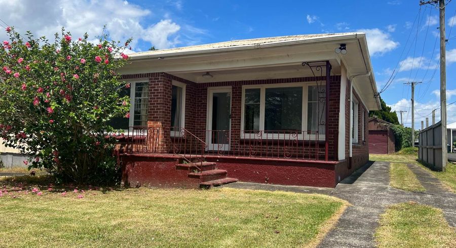  at 41 Sutherland Road, Point Chevalier, Auckland