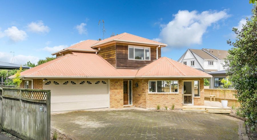  at 8A Alison Street, Hamilton Lake, Hamilton