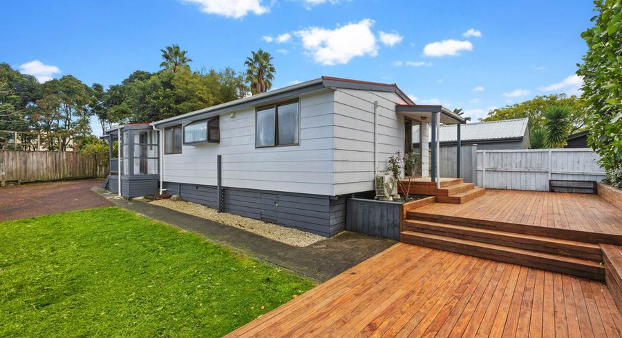  at 2/14 Gleneagles Grove, Wattle Downs, Manukau City, Auckland