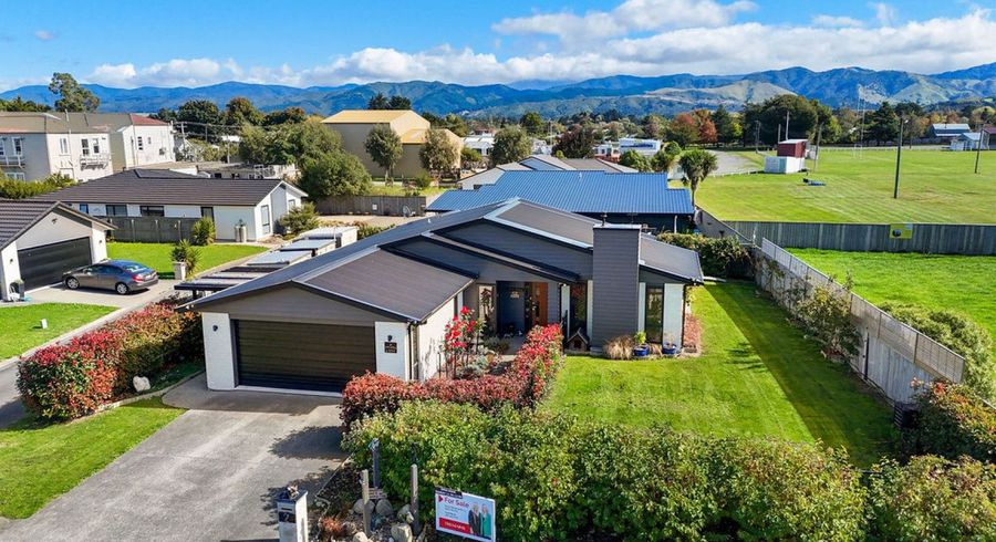  at 2 Devon Lane, Carterton