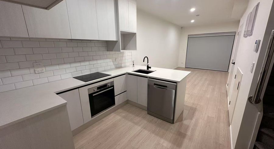  at 6 Toanga Place, Mount Wellington, Auckland City, Auckland