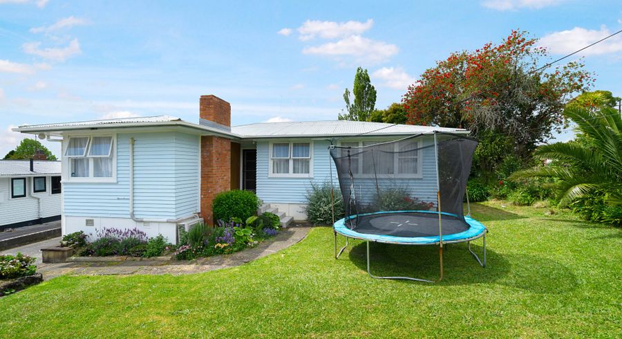 at 7 Kelwyn Road, Kelston, Auckland
