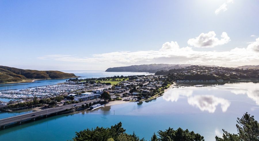 at 48 Kiriwai Road, Paremata, Porirua