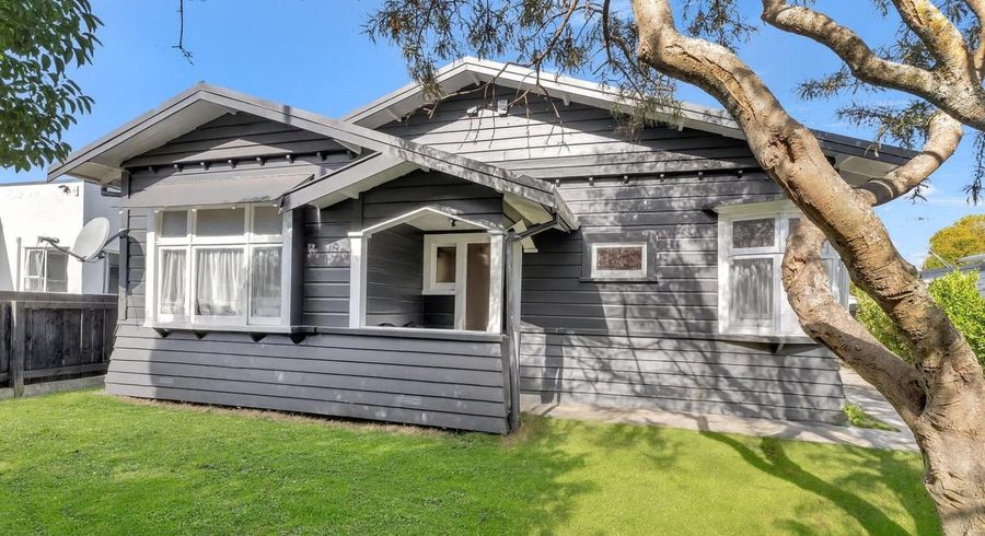  at 194 Ferguson Street, West End, Palmerston North, Manawatu / Whanganui