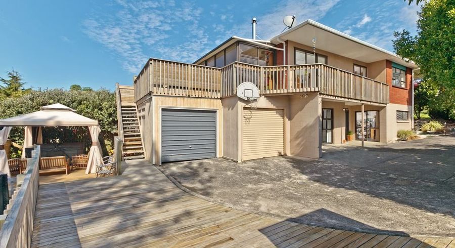  at 35 Stapleford Crescent, Browns Bay, North Shore City, Auckland