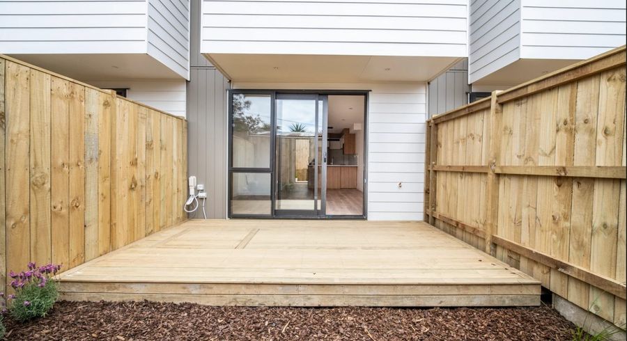  at 4/24 Tomo Street, New Lynn, Auckland