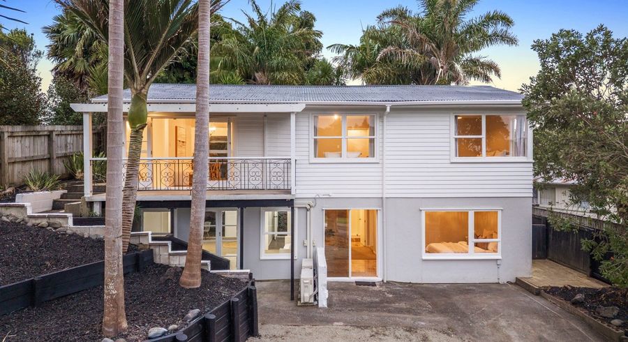  at 42 Lauderdale Road, Birkdale, North Shore City, Auckland