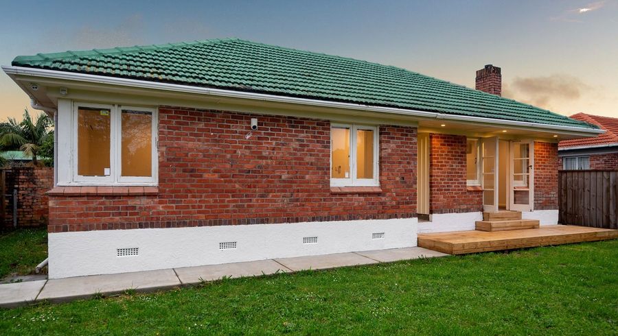  at 24 Godley Road, Green Bay, Waitakere City, Auckland