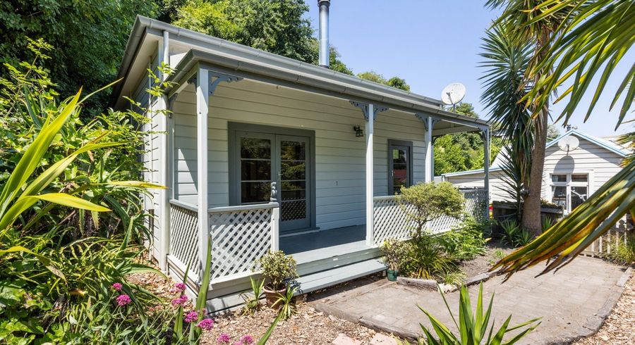  at 25 Chaucer Road South, Hospital Hill, Napier