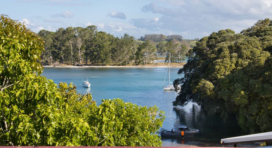  at 16 Giles Way, Tanners Point, Tahawai