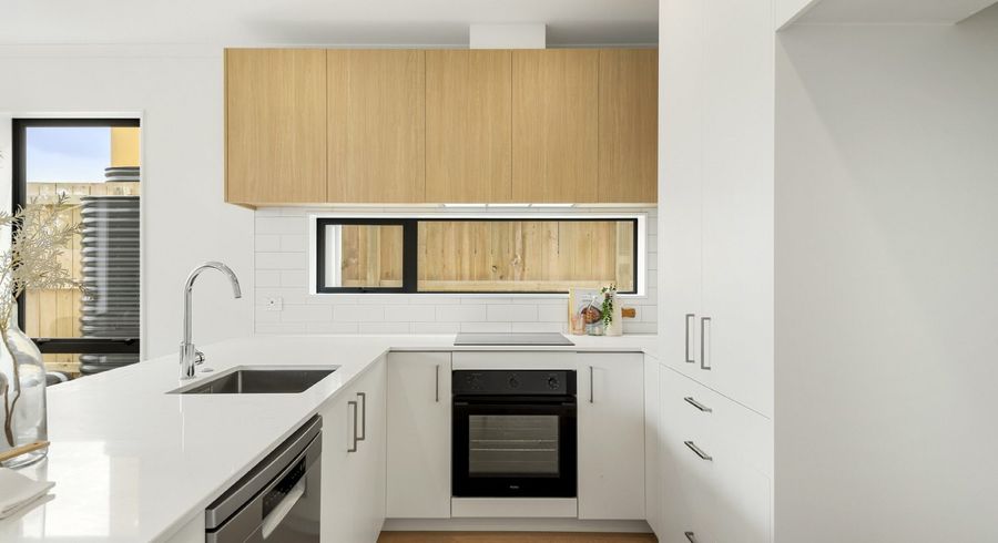  at 33 Isabella Lane, Western Heights, Waitakere City, Auckland