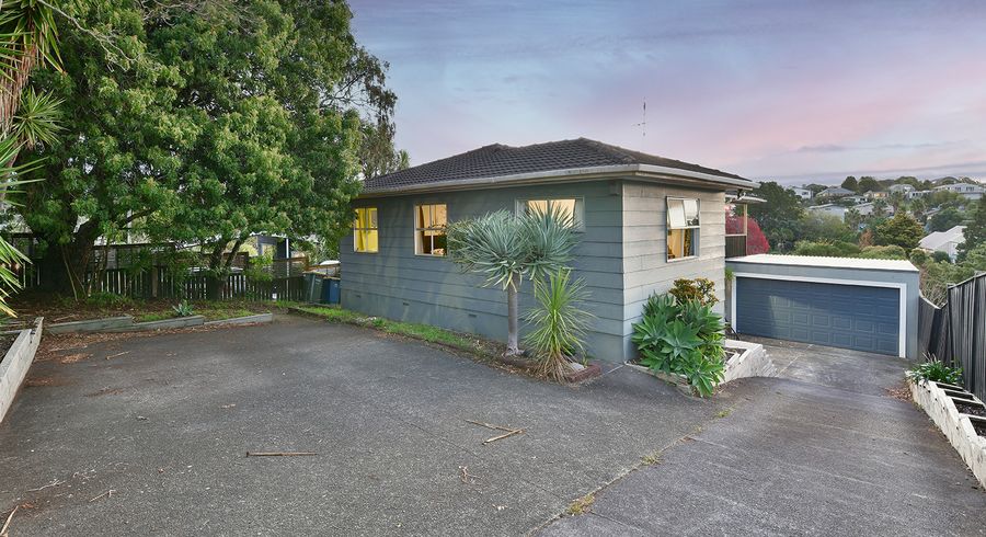  at 132 Deep Creek Road, Torbay, Auckland
