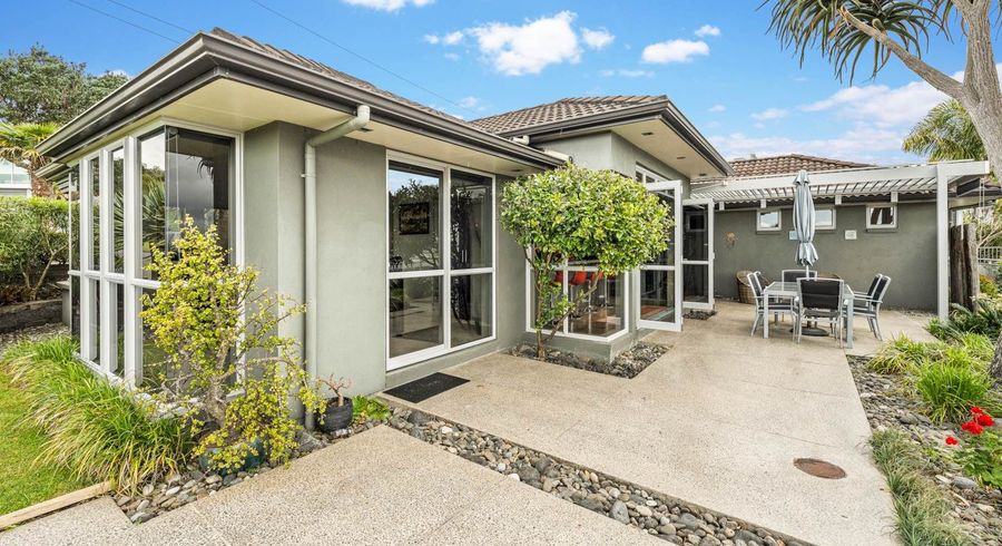  at 2 Schopolo Place, Albany, North Shore City, Auckland